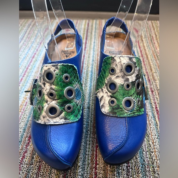 Fluevog LIKE NEW Prepare Buzz blue/green python platform clog - 6.5 (fits 6) - Picture 7 of 16